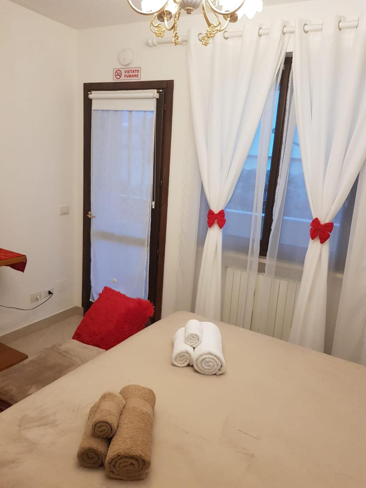 B&B Galateo Lecce Bagian luar foto
